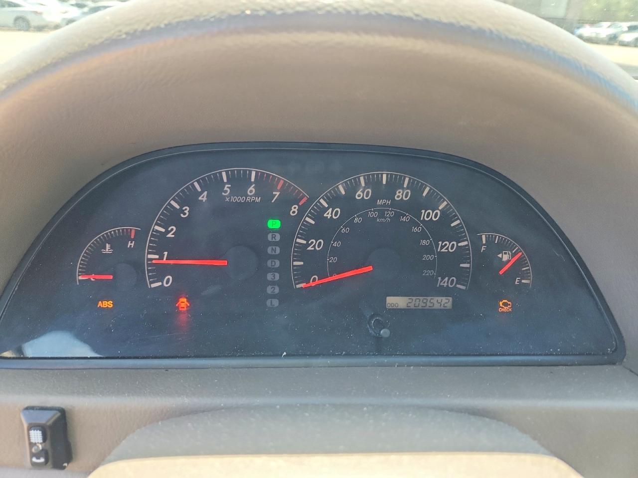 2005 TOYOTA CAMRY LE — Фото 9 из 12