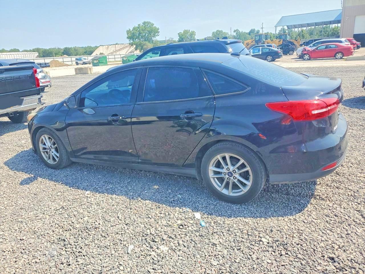 2016 FORD FOCUS SE — Фото 2 из 12