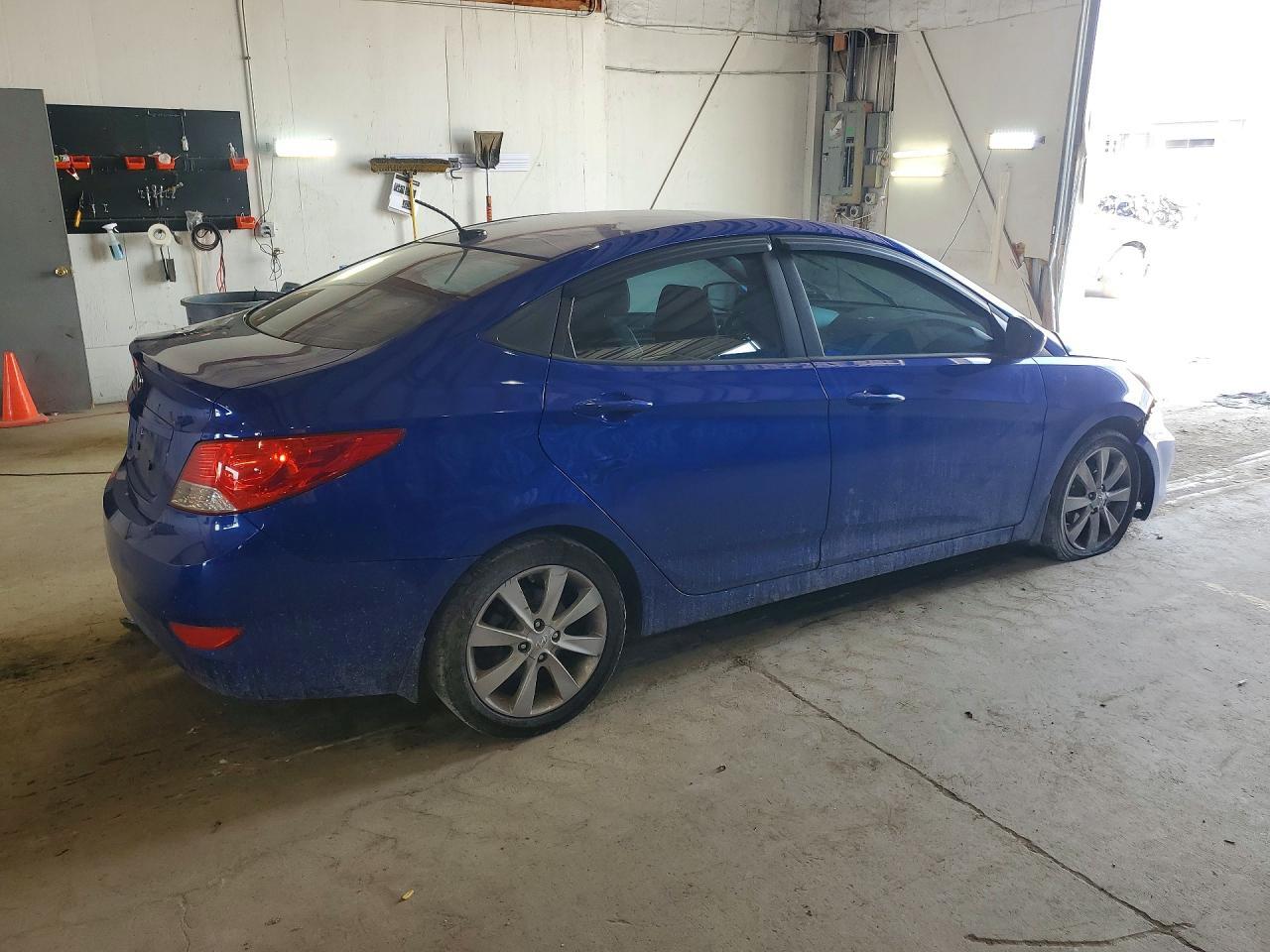 2012 HYUNDAI ACCENT GLS — Фото 3 из 12