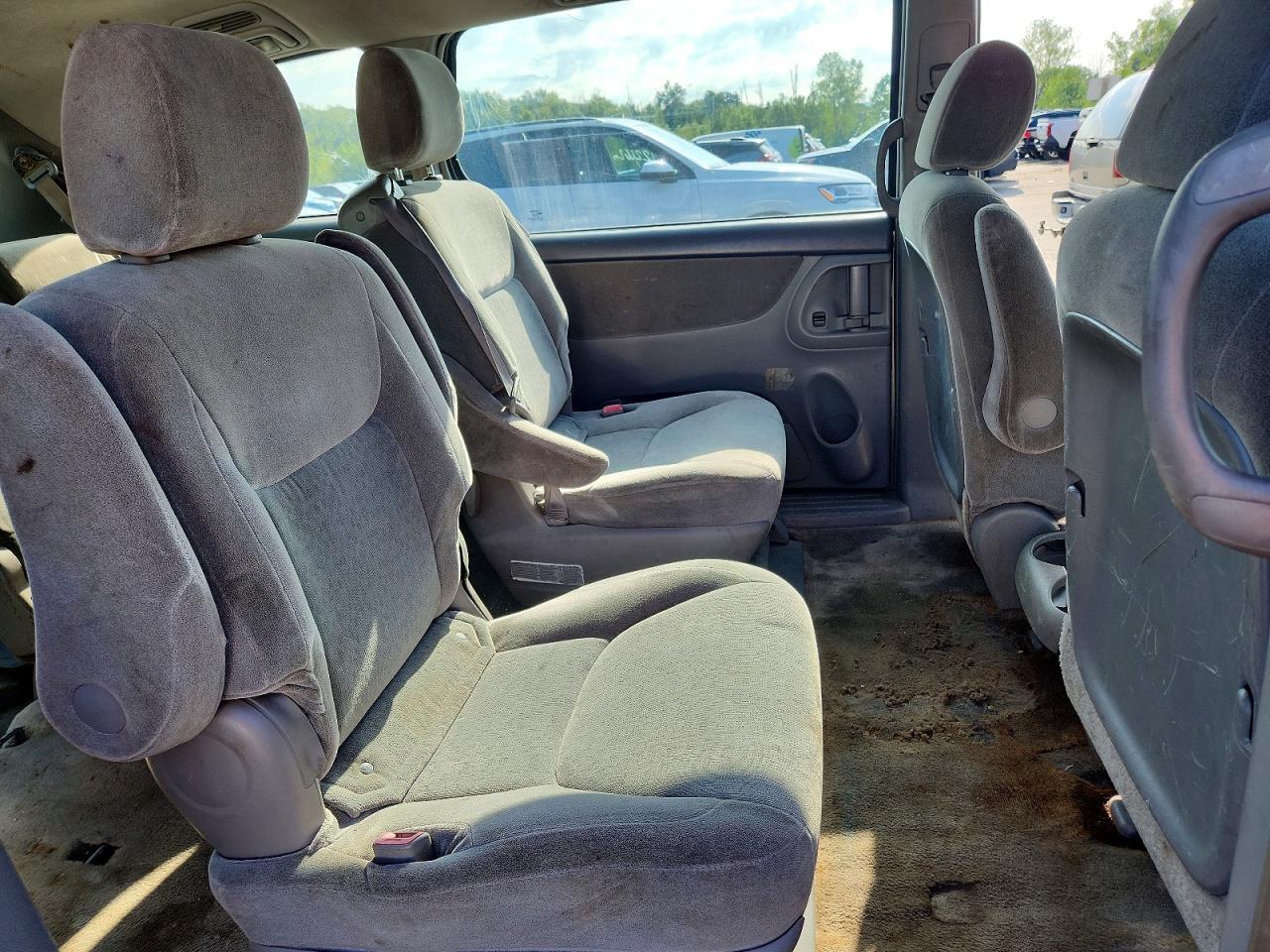 2005 TOYOTA SIENNA CE 7 PASSENGER — Фото 11 из 13