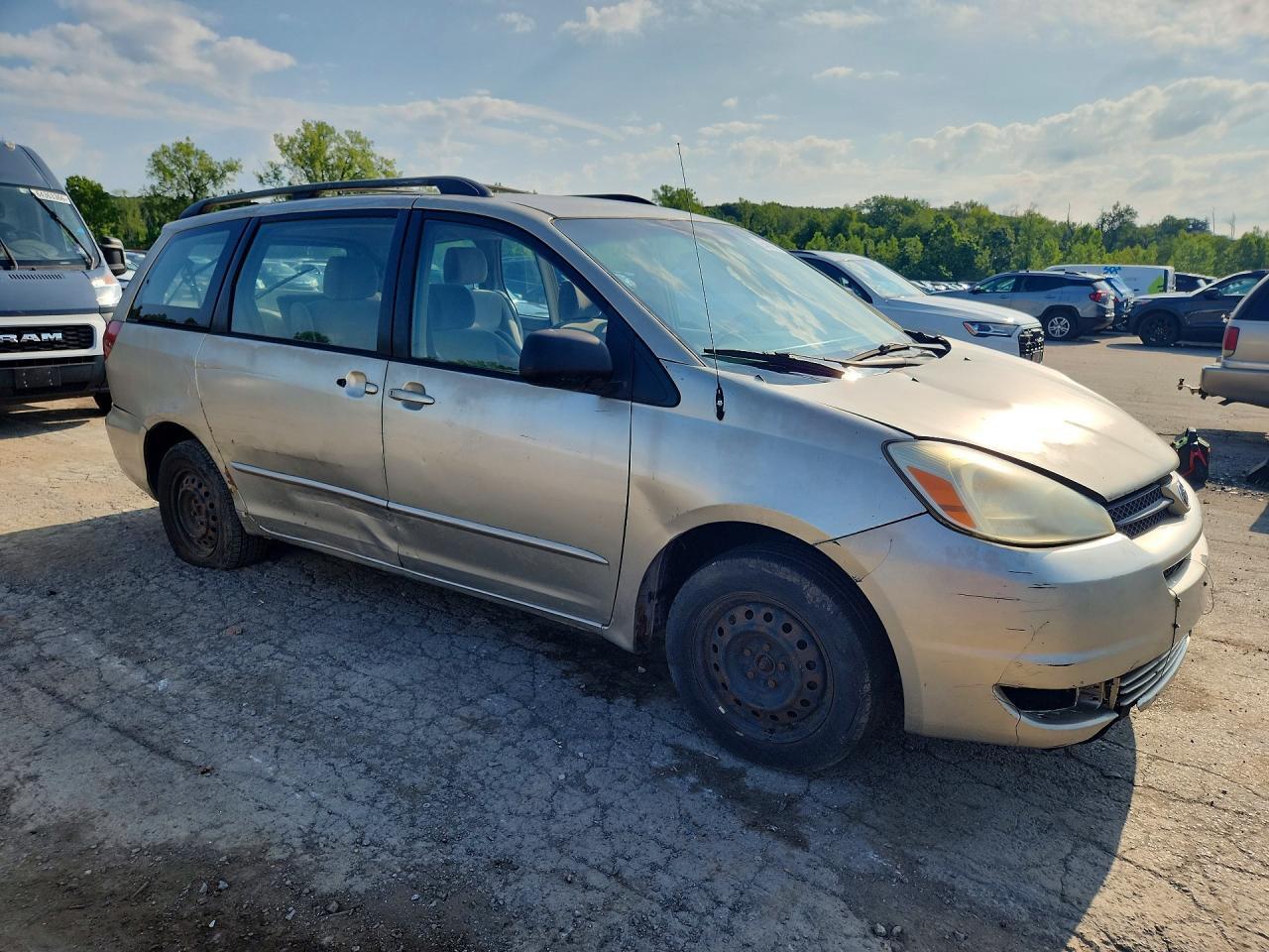 2005 TOYOTA SIENNA CE 7 PASSENGER — Фото 4 из 13