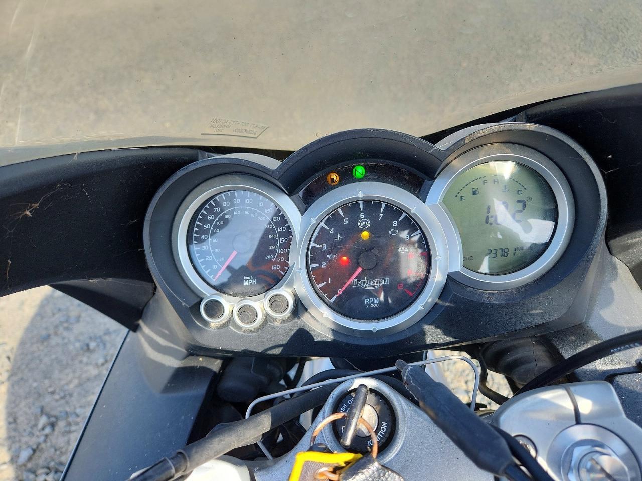 2008 TRIUMPH MOTORCYCLE SPRINT ST — Фото 7 из 9