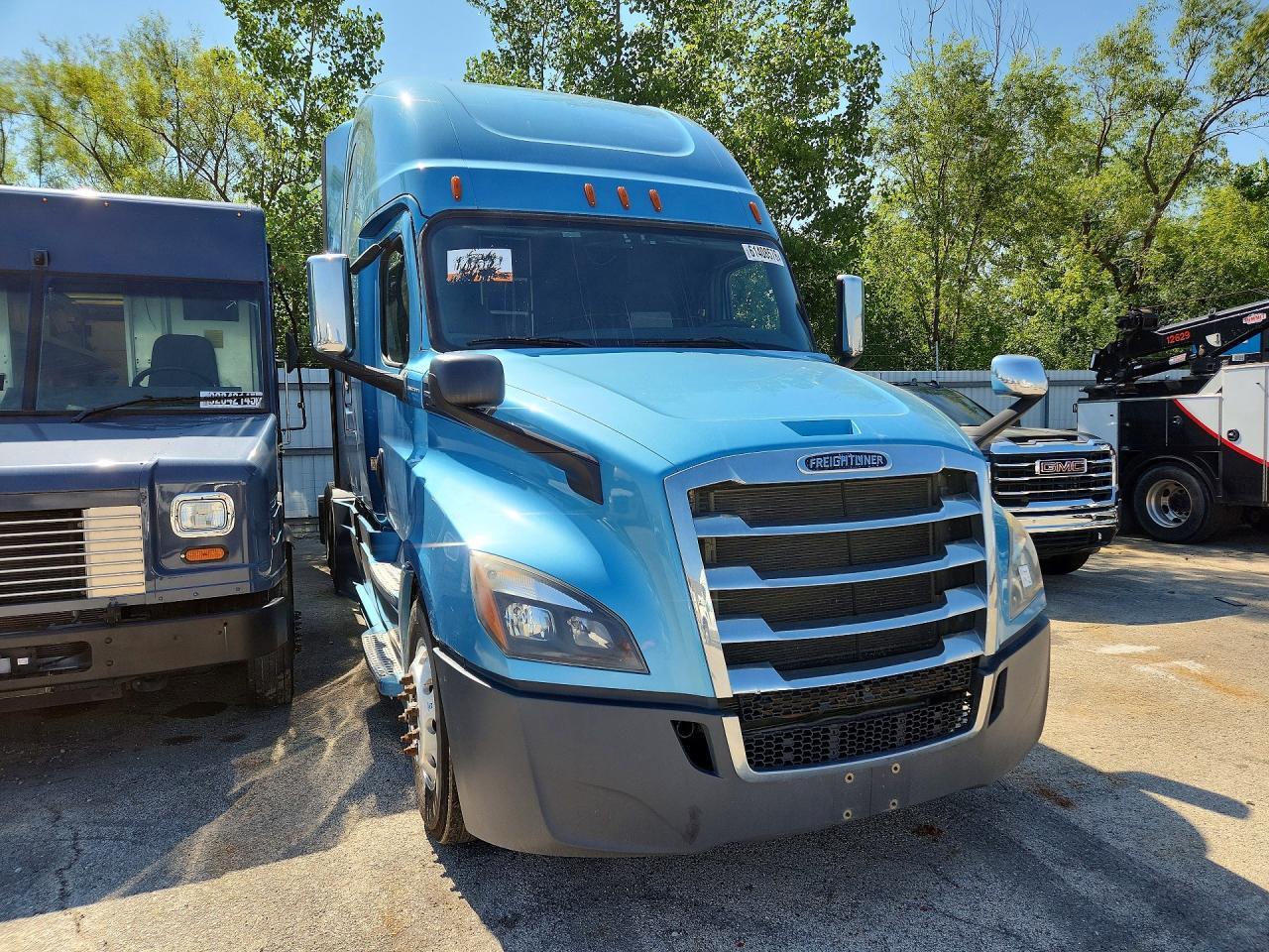 2020 FREIGHTLINER CASCADIA 126 SEMI TRUCK — Фото 4 из 14