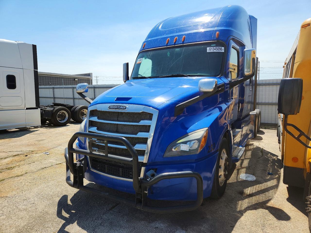 2020 FREIGHTLINER CASCADIA 126 SEMI TRUCK