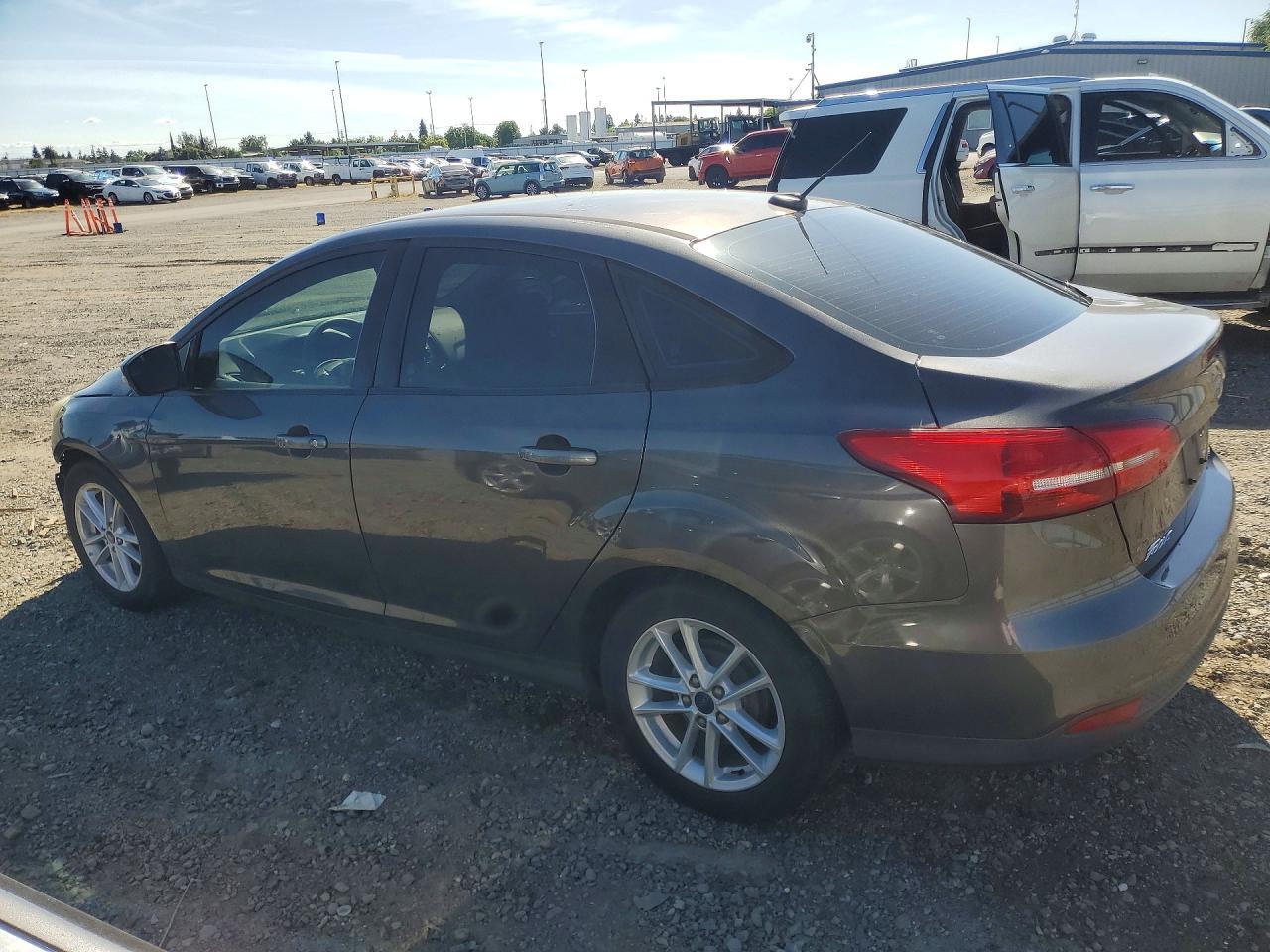 2016 FORD FOCUS SE — Фото 2 из 13