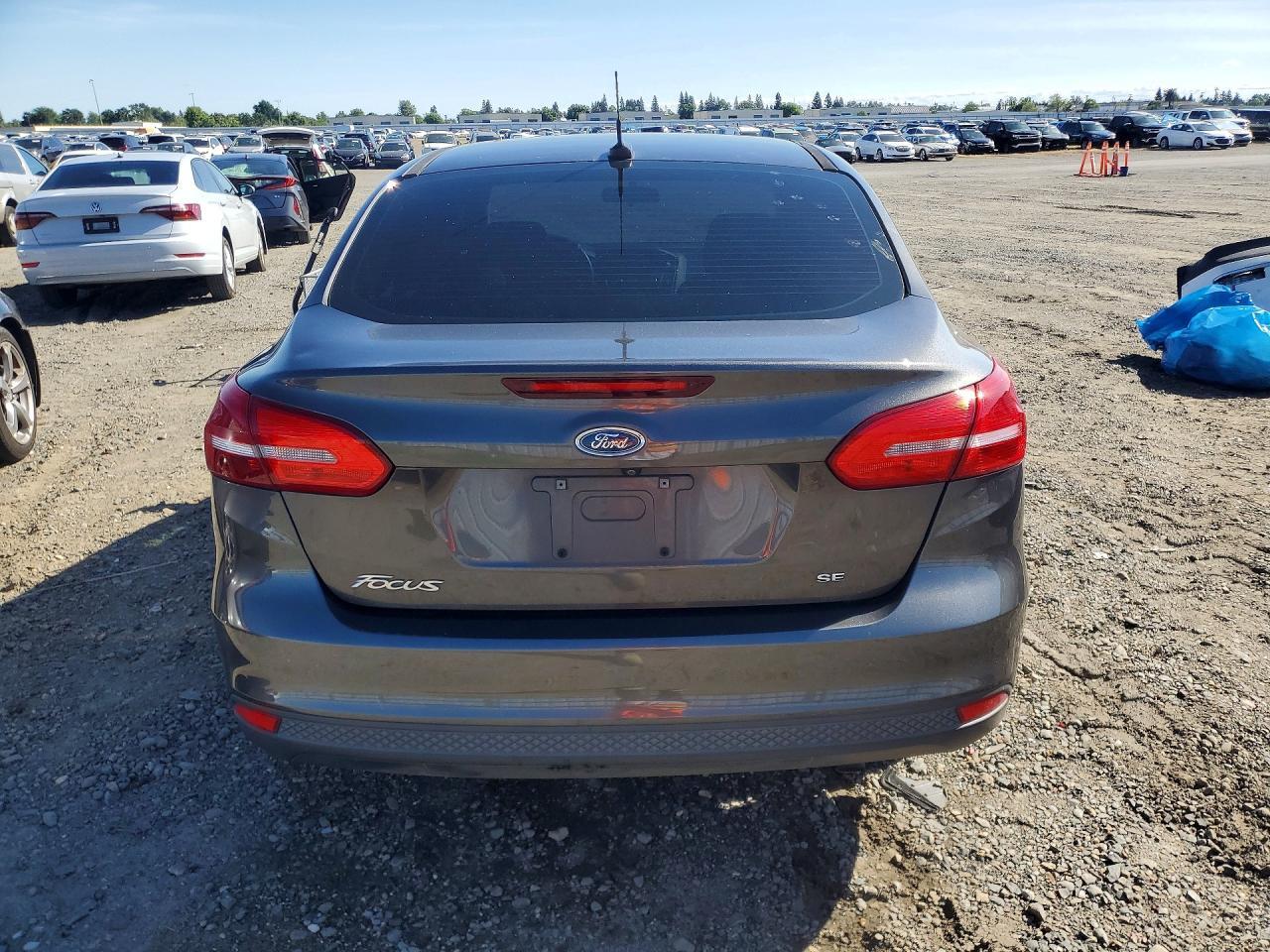 2016 FORD FOCUS SE — Фото 6 из 13