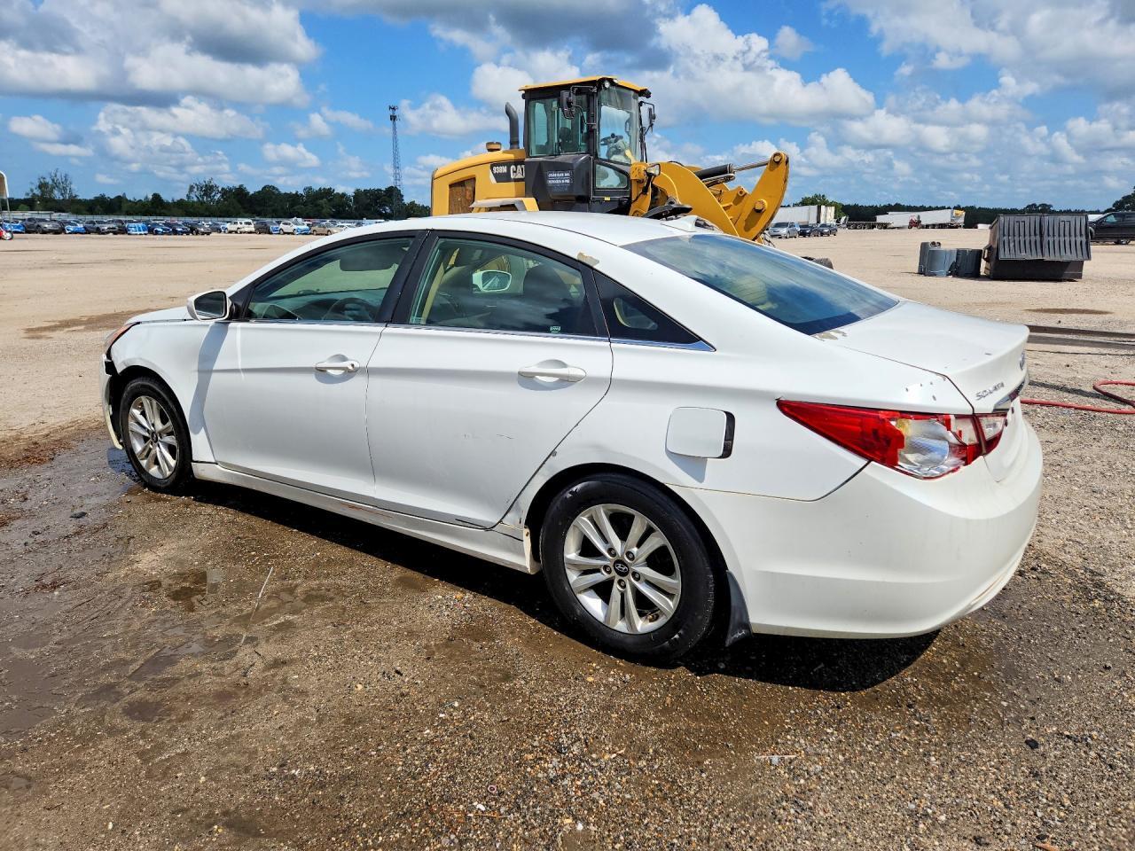 5NPEB4AC4CH364963 2012 HYUNDAI SONATA photo no. 2