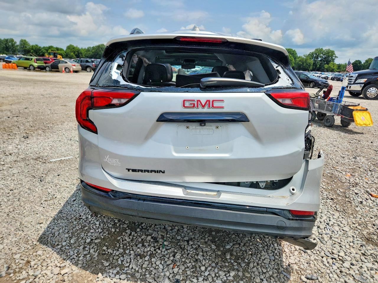 2020 GMC TERRAIN SLT — Фото 6 из 14
