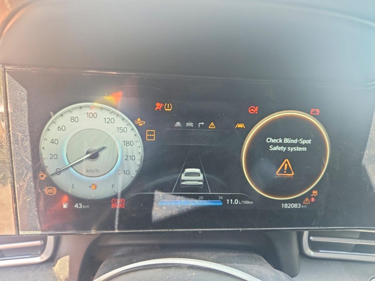 2024 HYUNDAI ELANTRA SEL — Фото 9 из 13