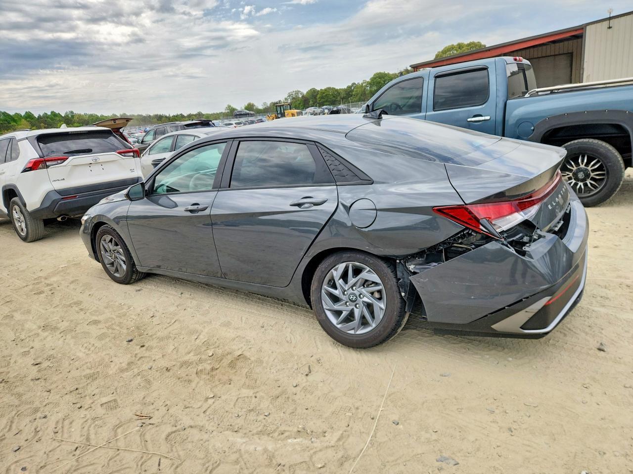 2024 HYUNDAI ELANTRA SEL — Фото 2 из 12