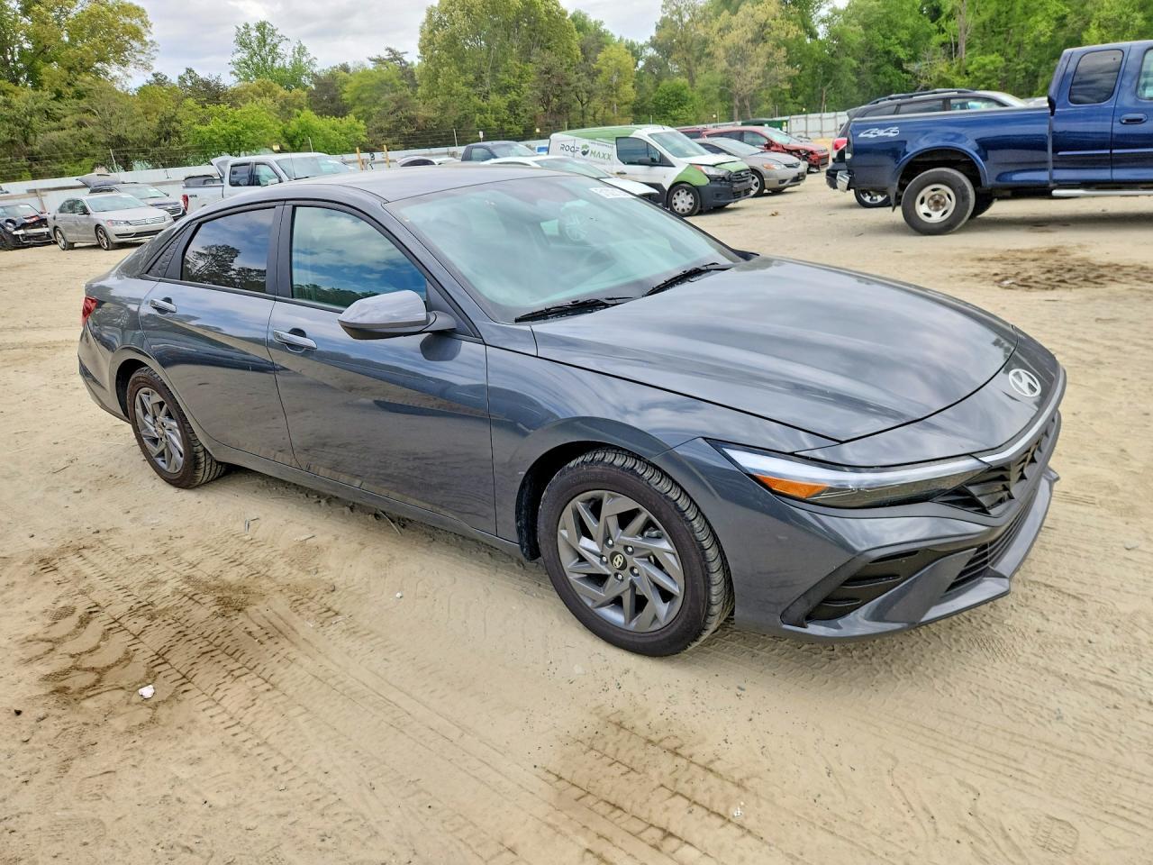 2024 HYUNDAI ELANTRA SEL — Фото 4 из 12