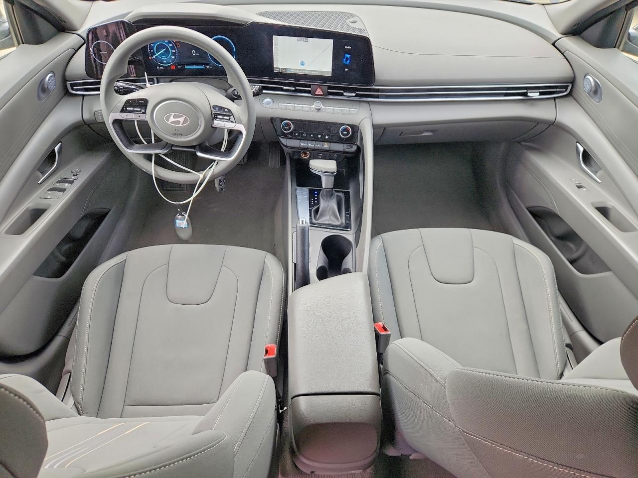 2024 HYUNDAI ELANTRA SEL — Фото 8 из 12