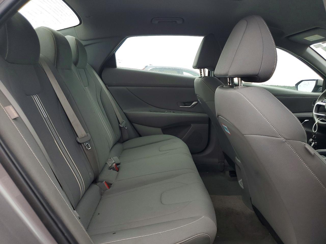 2024 HYUNDAI ELANTRA SEL — Фото 10 из 12