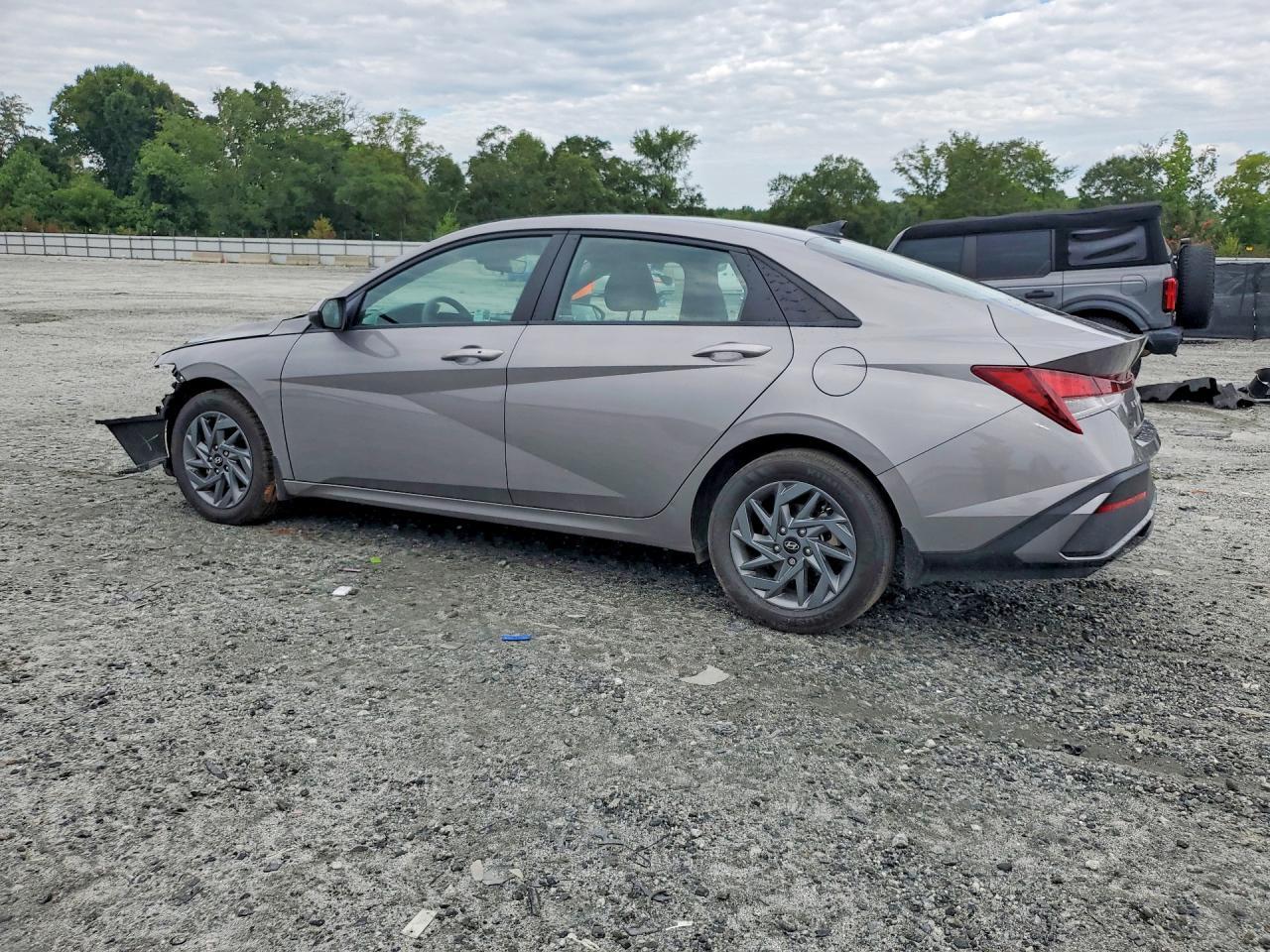 2024 HYUNDAI ELANTRA SEL — Фото 2 из 12