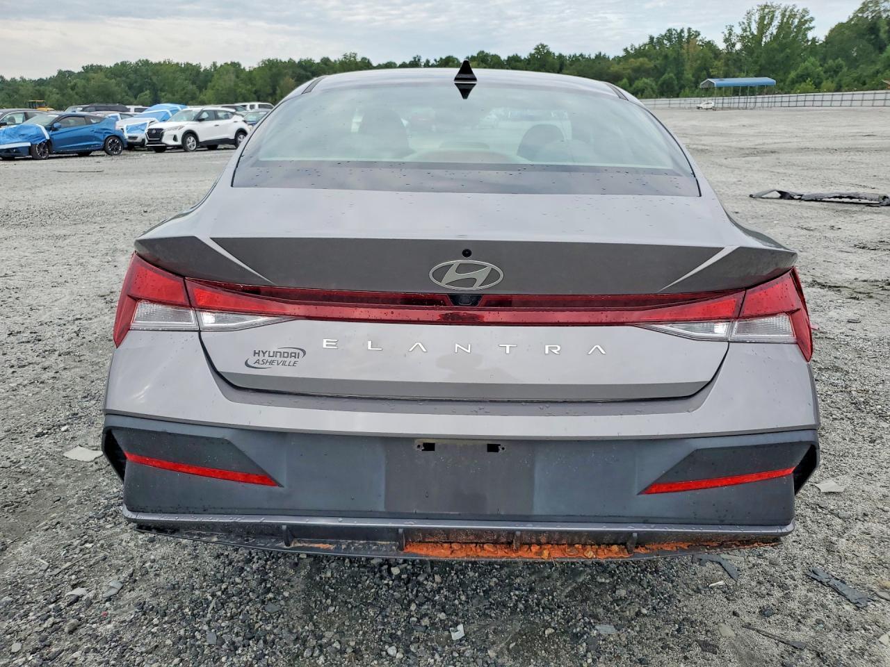 2024 HYUNDAI ELANTRA SEL — Фото 6 из 12