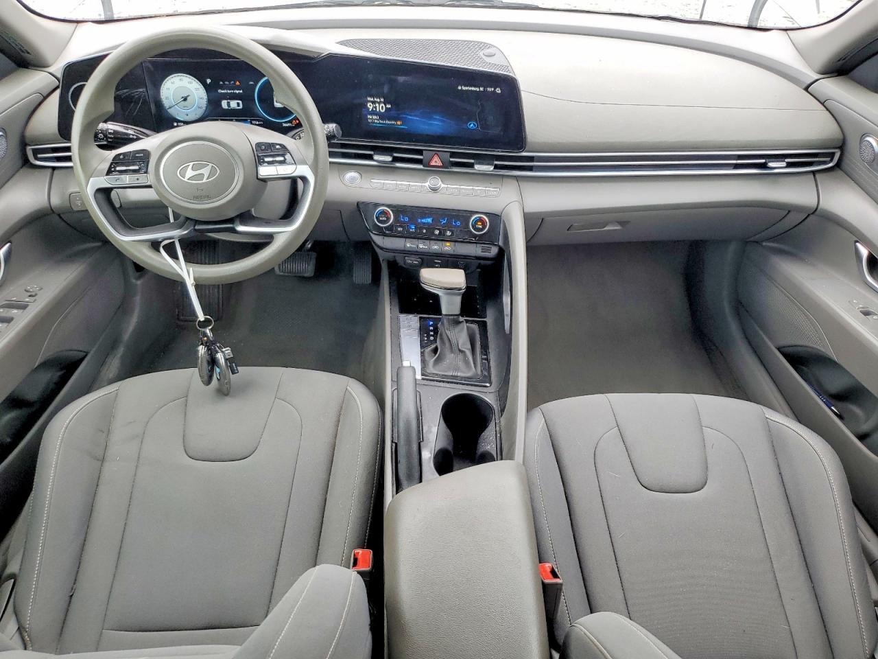2024 HYUNDAI ELANTRA SEL — Фото 8 из 12