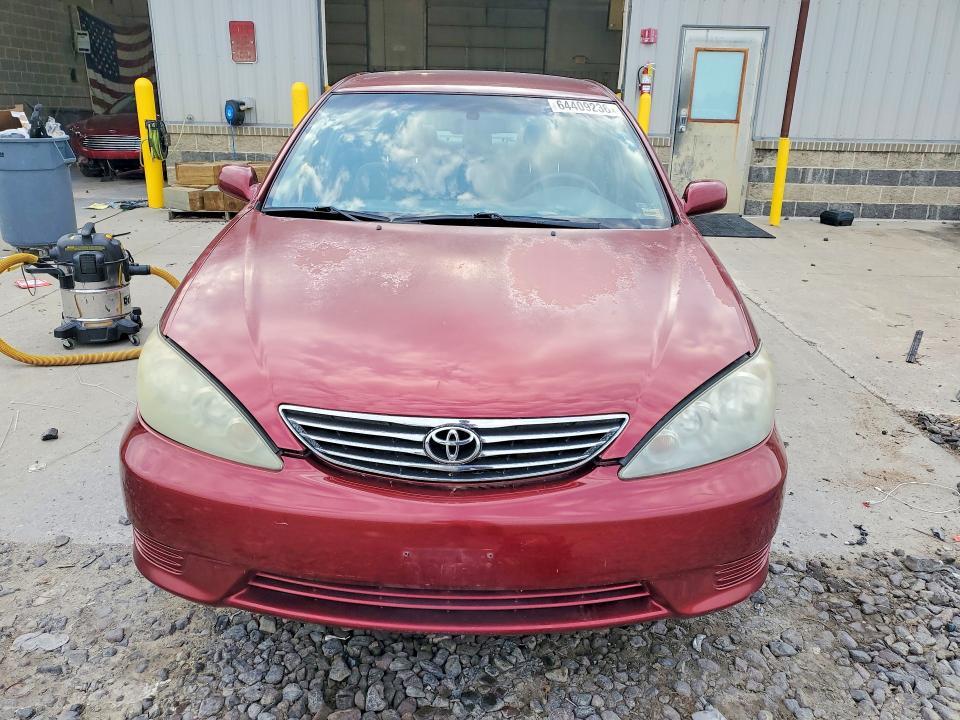 2005 TOYOTA CAMRY LE — Фото 5 из 12