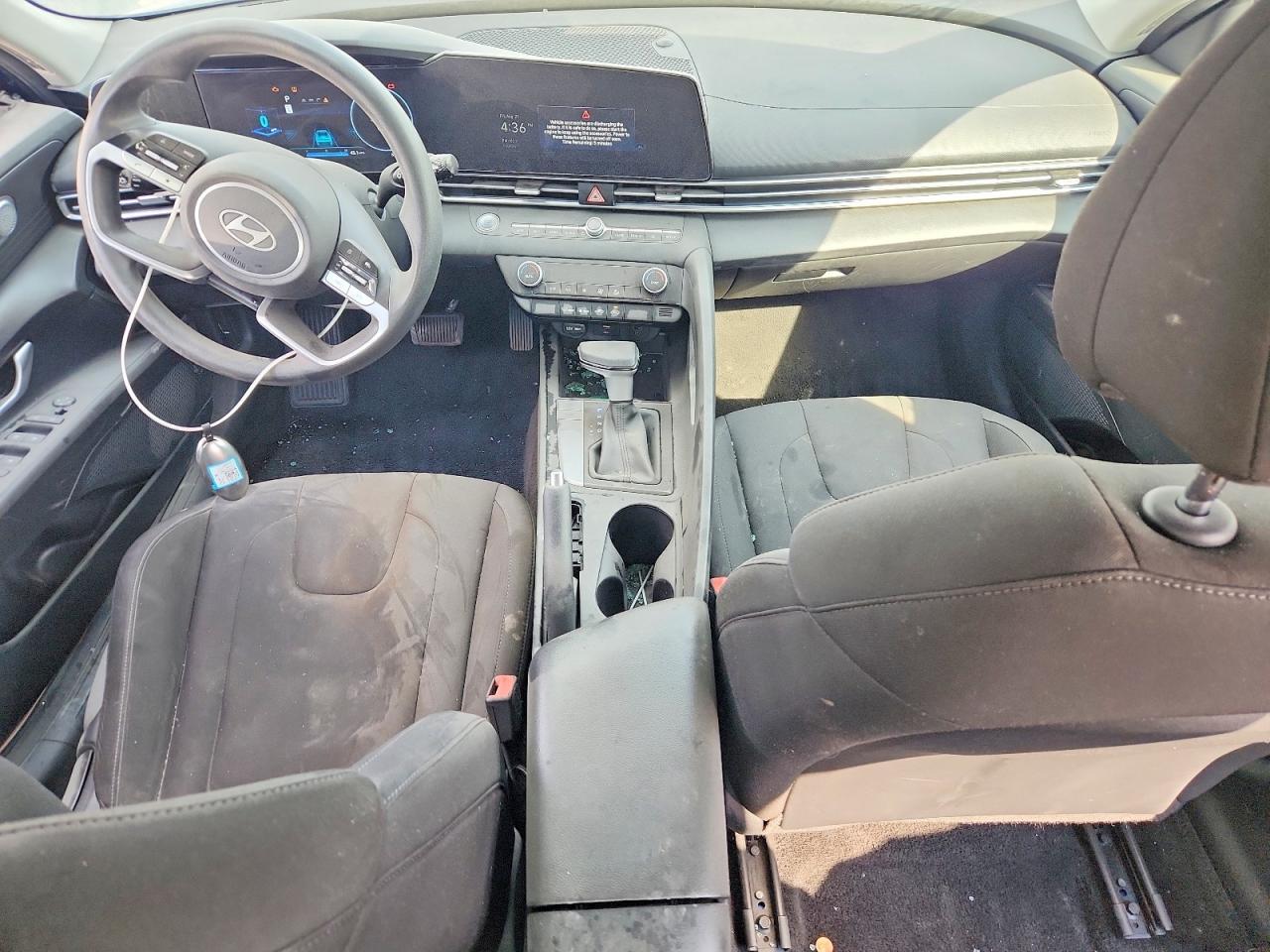 2024 HYUNDAI ELANTRA SEL — Фото 8 из 12