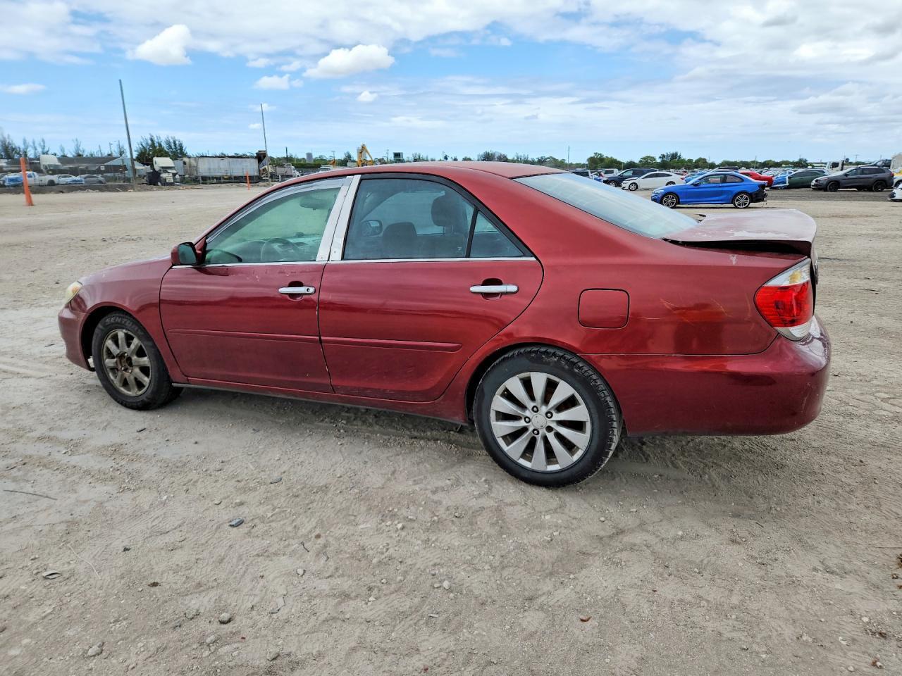 2005 TOYOTA CAMRY LE — Фото 2 из 12