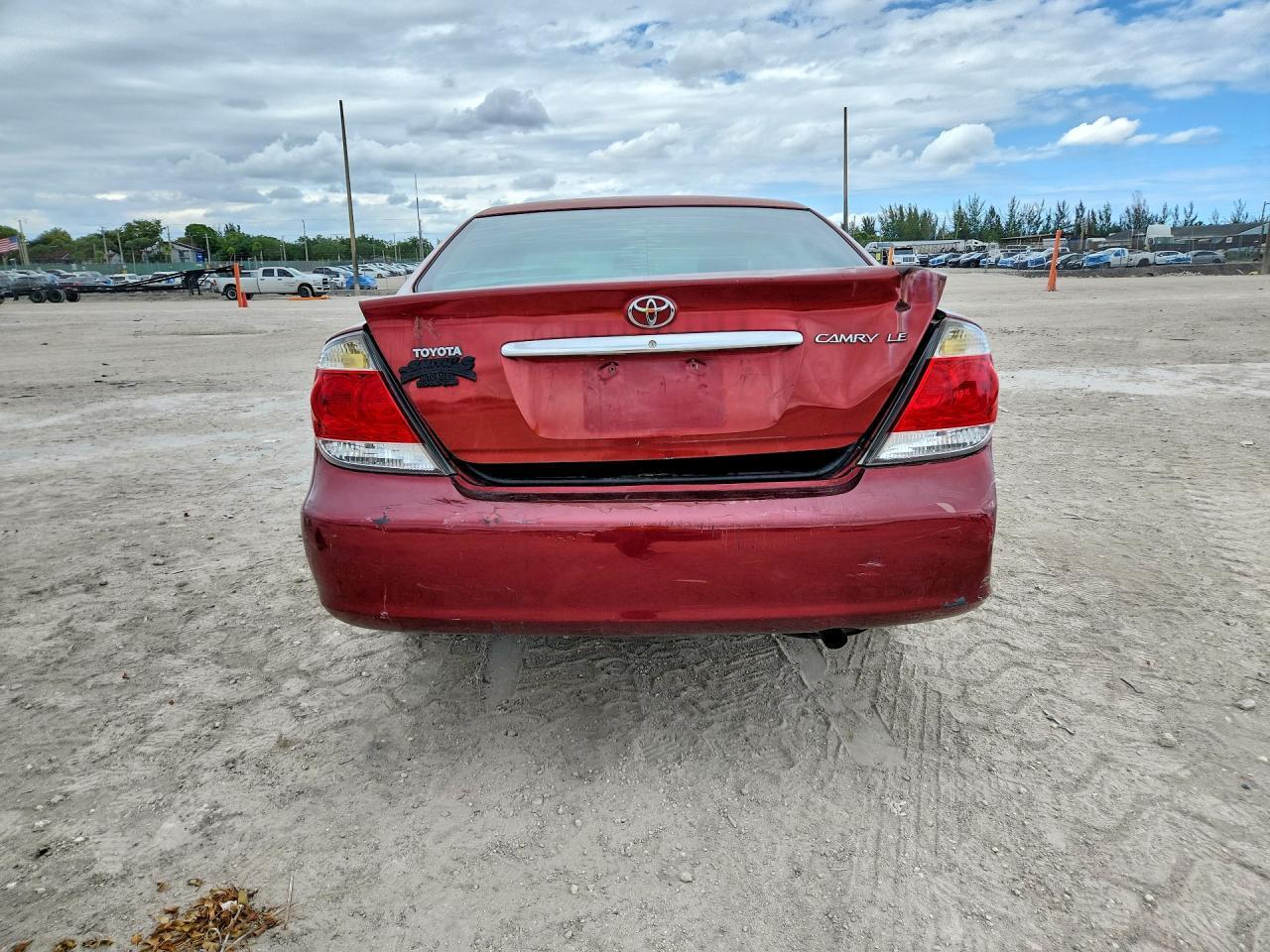 2005 TOYOTA CAMRY LE — Фото 6 из 12