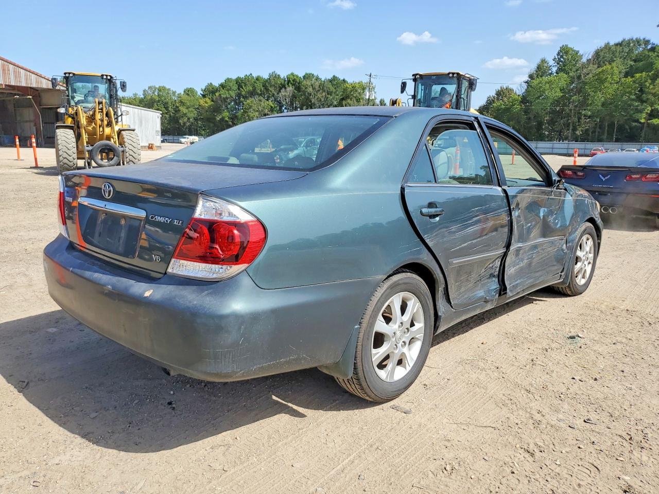2005 TOYOTA CAMRY XLE V6 — Фото 3 из 12