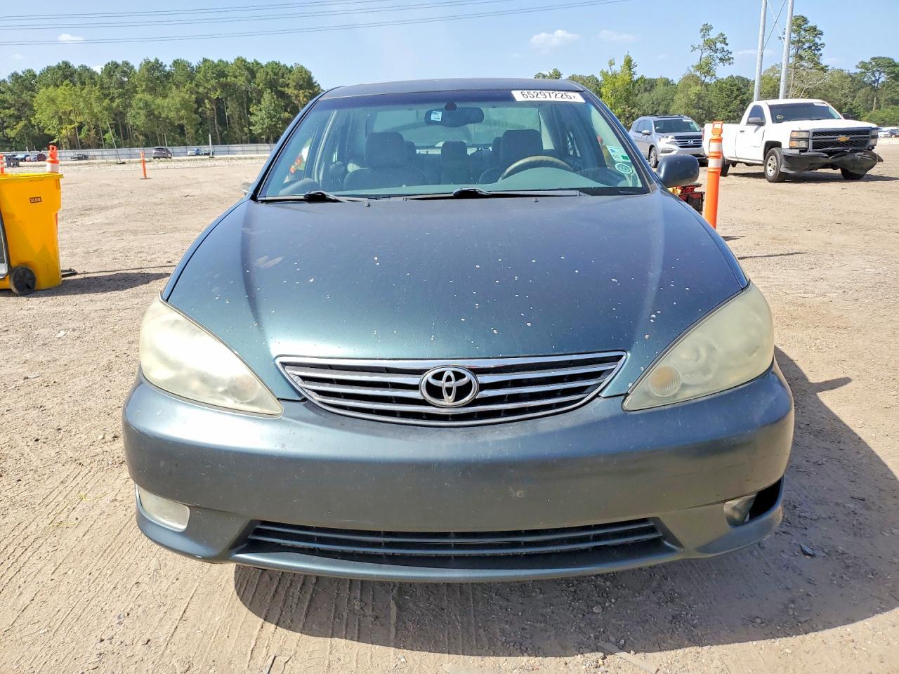 2005 TOYOTA CAMRY XLE V6 — Фото 5 из 12