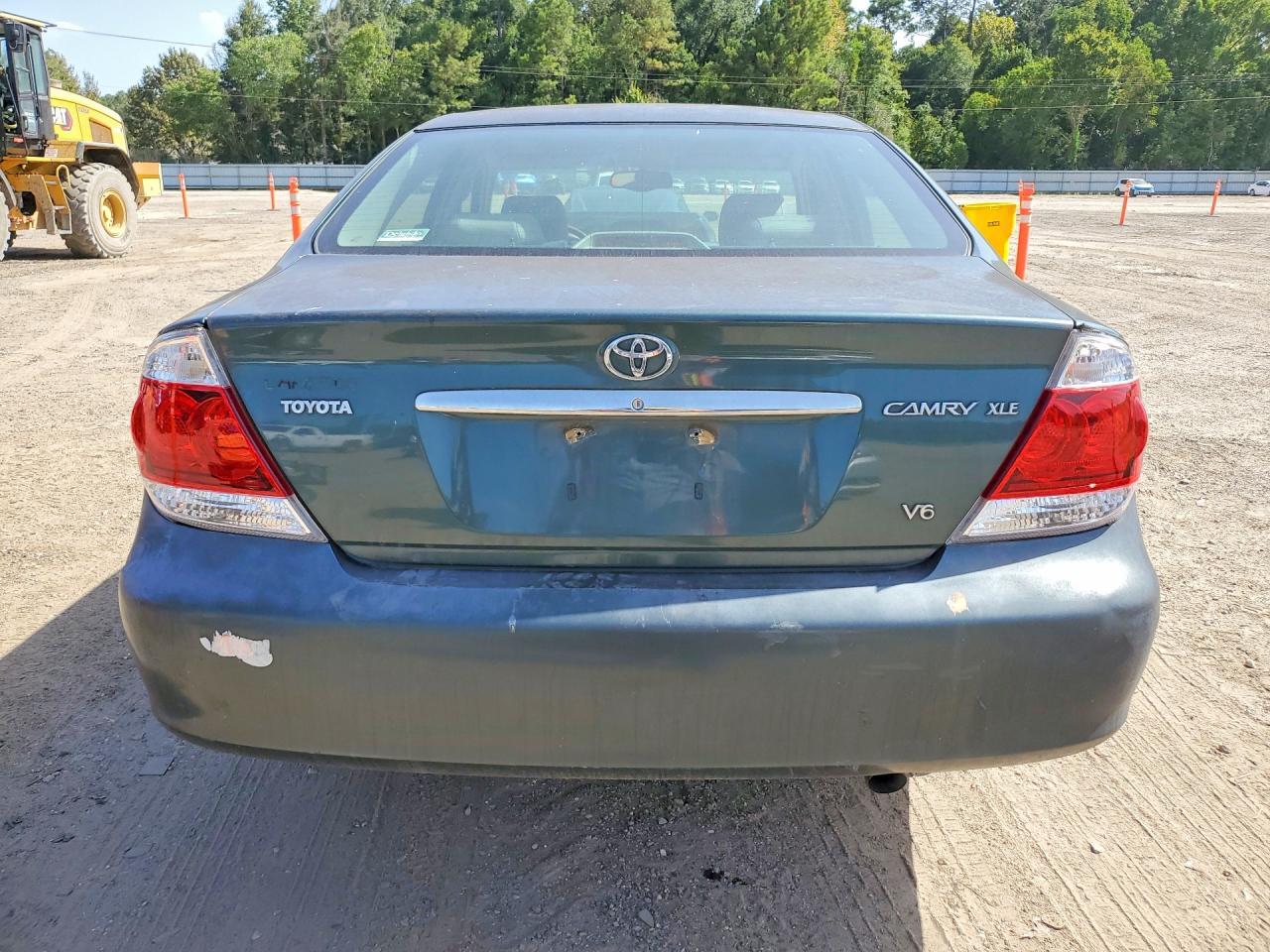 2005 TOYOTA CAMRY XLE V6 — Фото 6 из 12