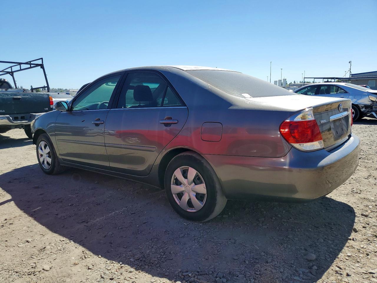 2005 TOYOTA CAMRY LE — Фото 2 из 12