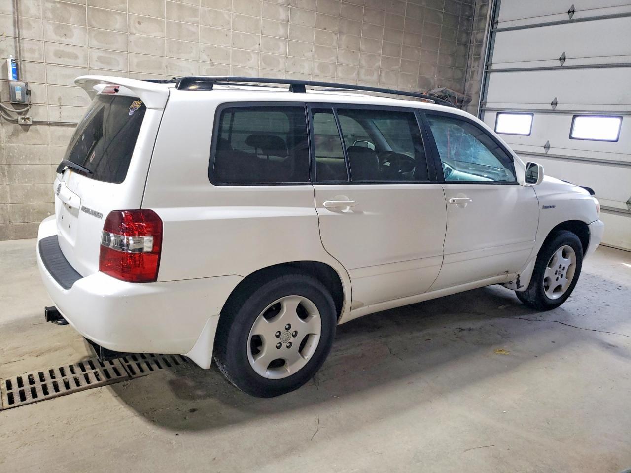 2005 TOYOTA HIGHLANDER LIMITED — Фото 3 из 13