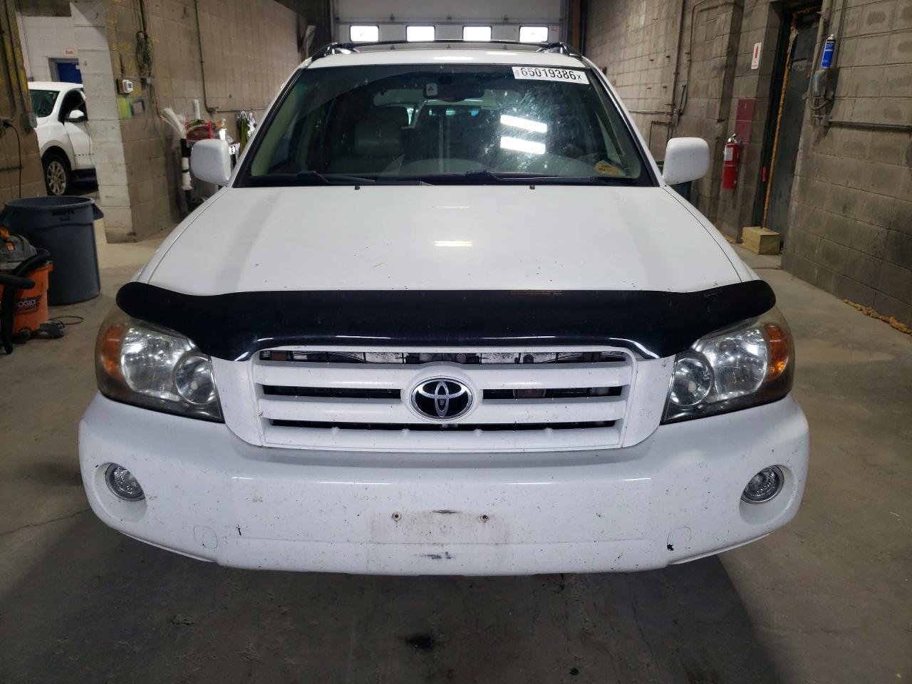 2005 TOYOTA HIGHLANDER LIMITED — Фото 5 из 13