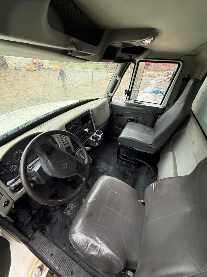 2012 INTERNATIONAL 4300 BOX TRUCK — Фото 5 из 10