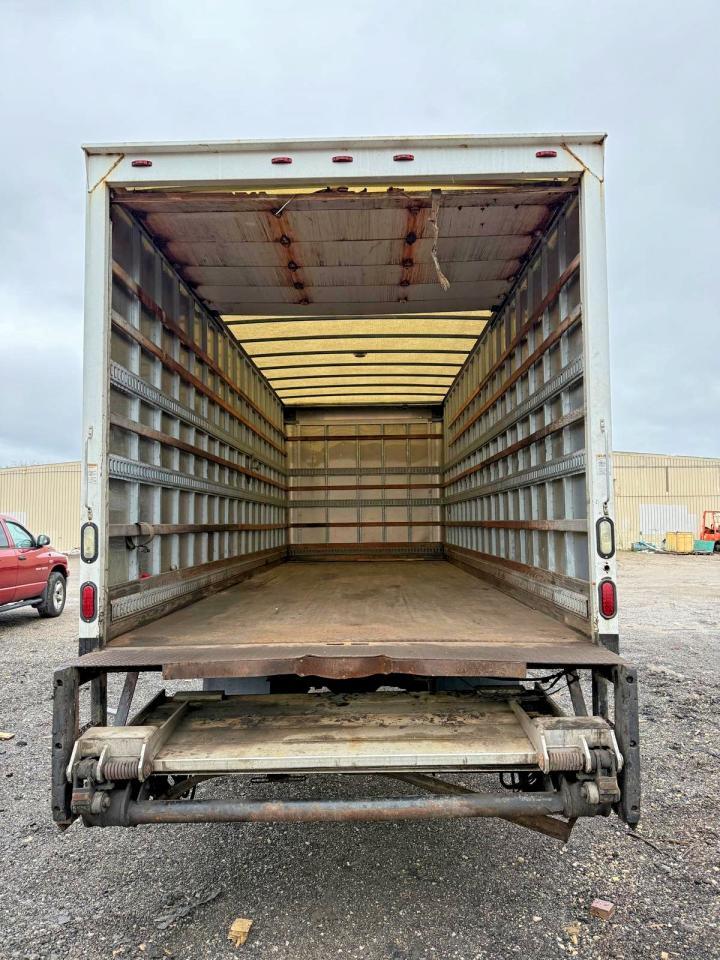 2012 INTERNATIONAL 4300 BOX TRUCK — Фото 6 из 10
