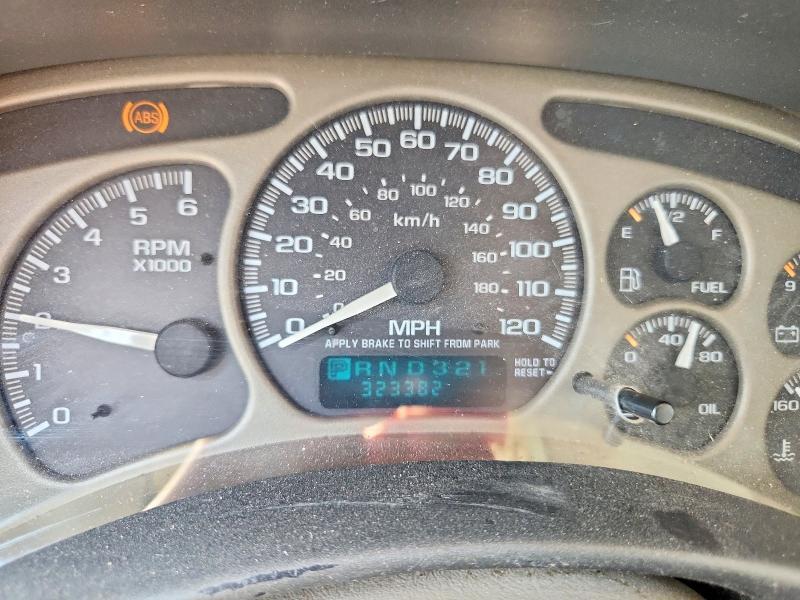 2GTFK69U321372551 2002 GMC SIERRA photo no. 9
