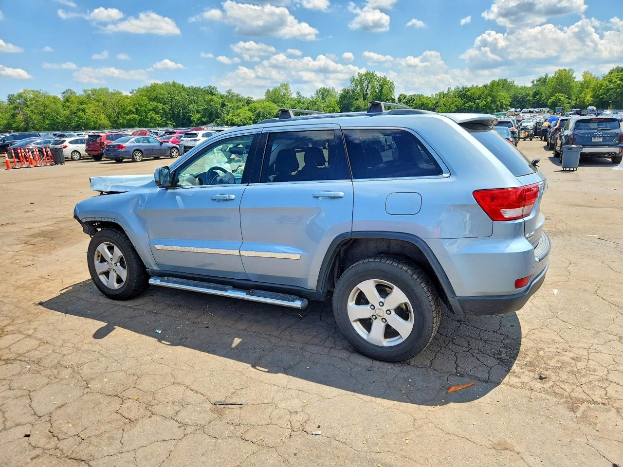 2012 JEEP GRAND CHEROKEE LAREDO — Фото 2 из 13