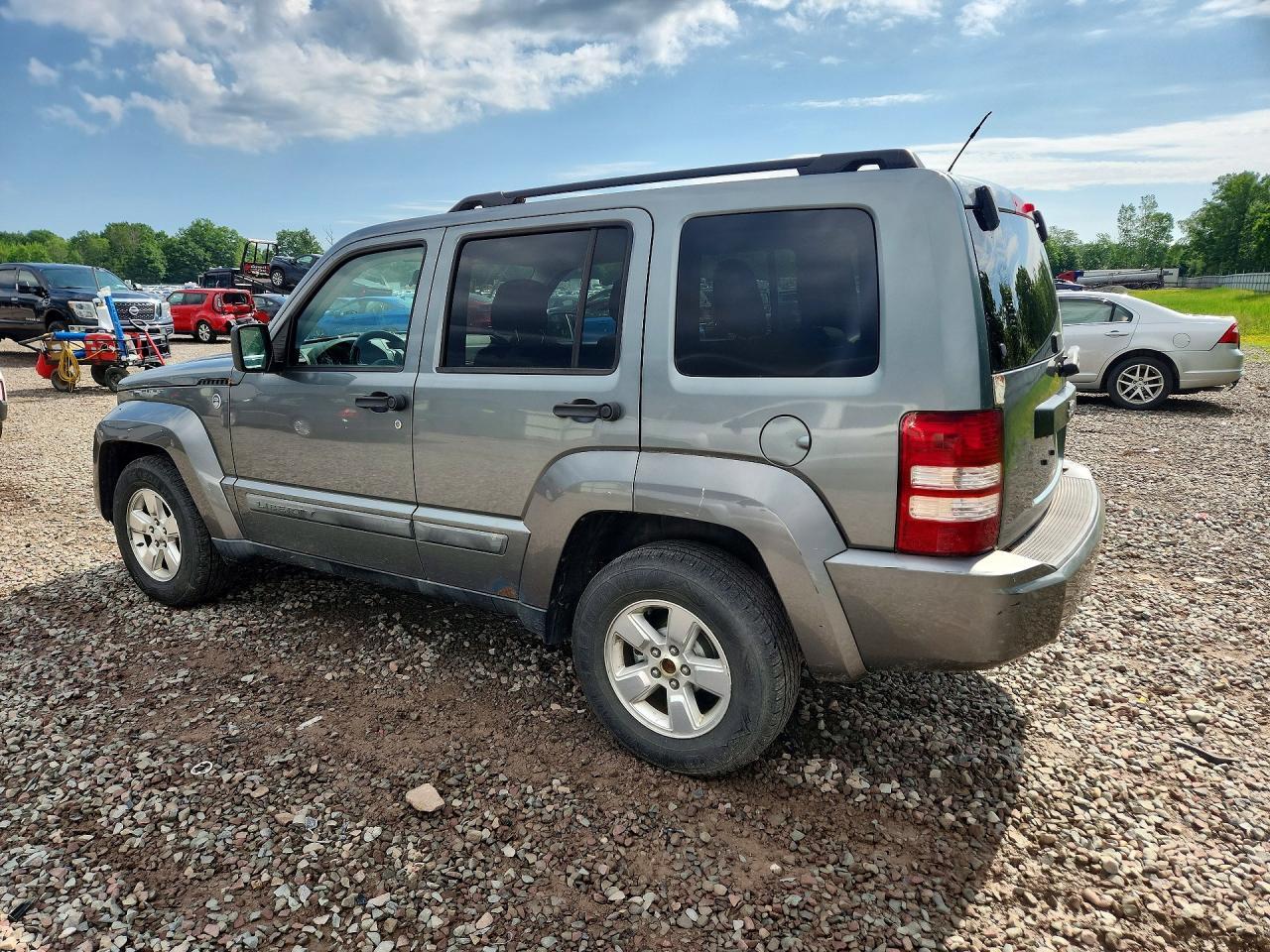 1C4PJMAK7CW108815 2012 JEEP LIBERTY photo no. 2
