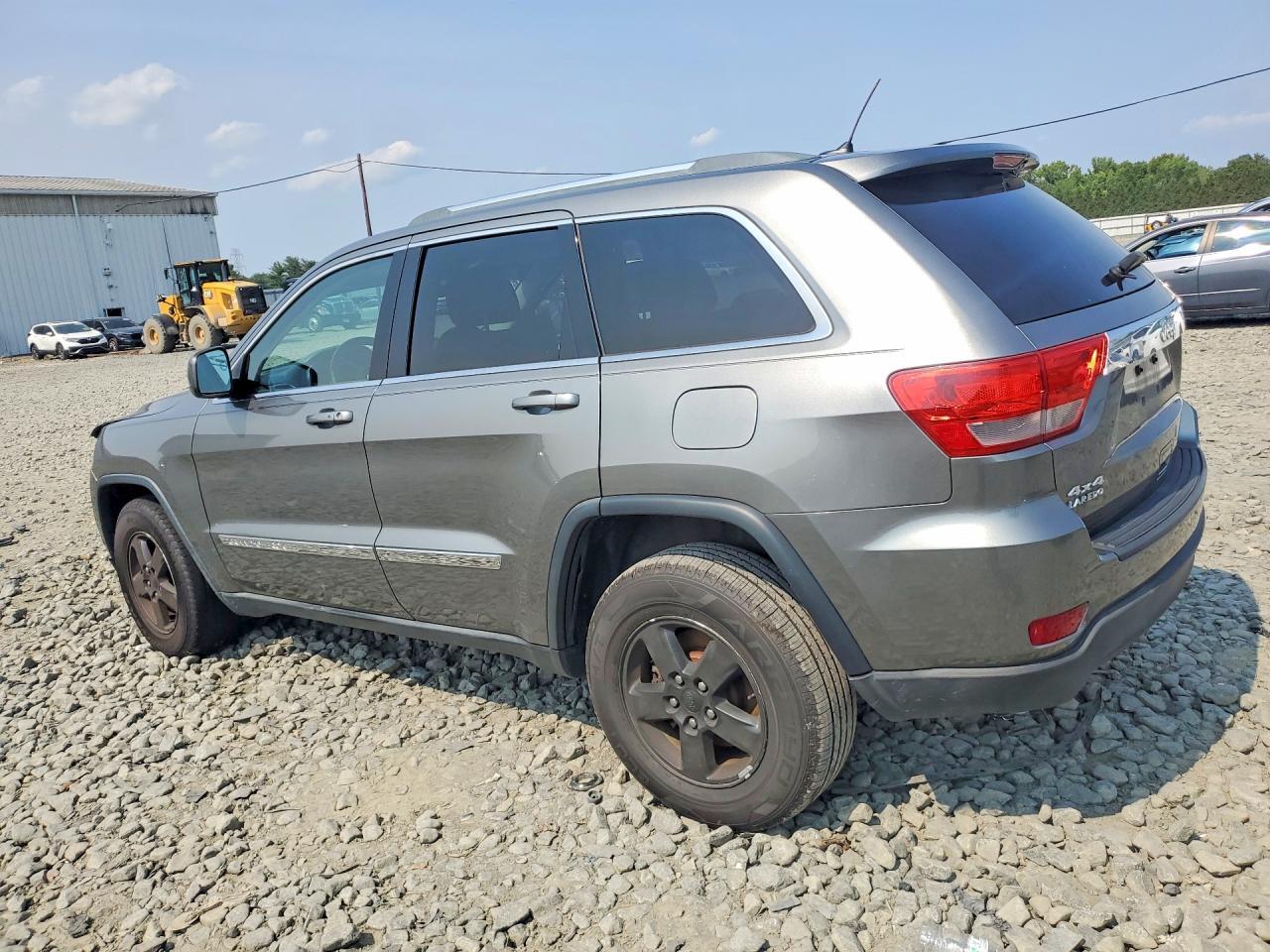 2012 JEEP GRAND CHEROKEE LAREDO — Фото 2 из 12