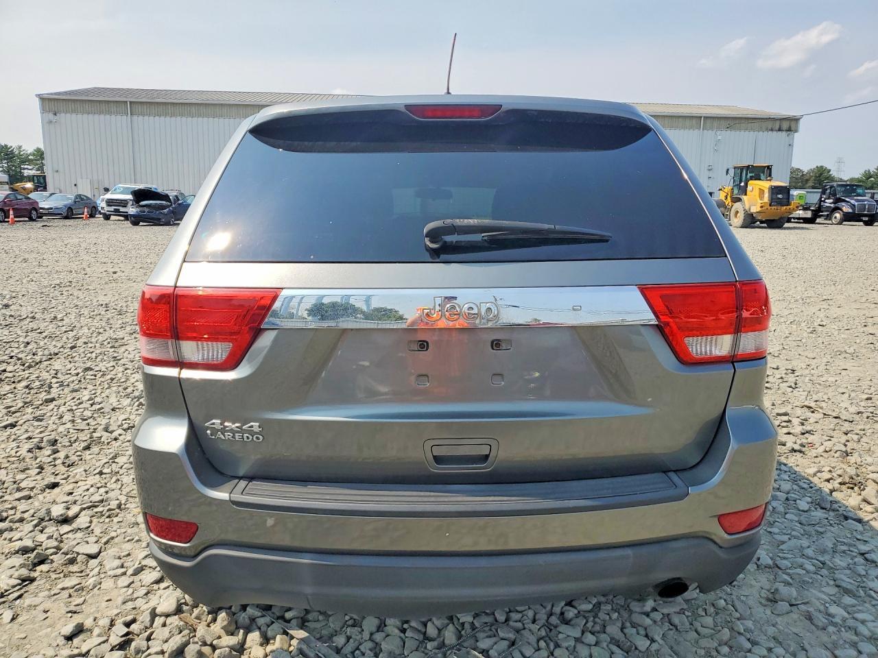 2012 JEEP GRAND CHEROKEE LAREDO — Фото 6 из 12