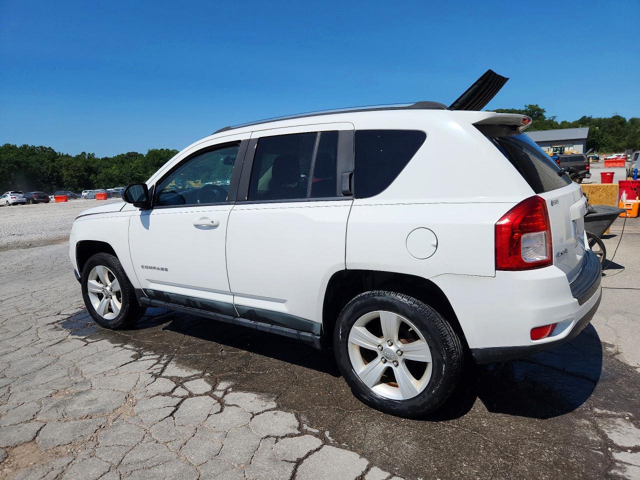 2012 JEEP COMPASS SPORT — Фото 2 из 13