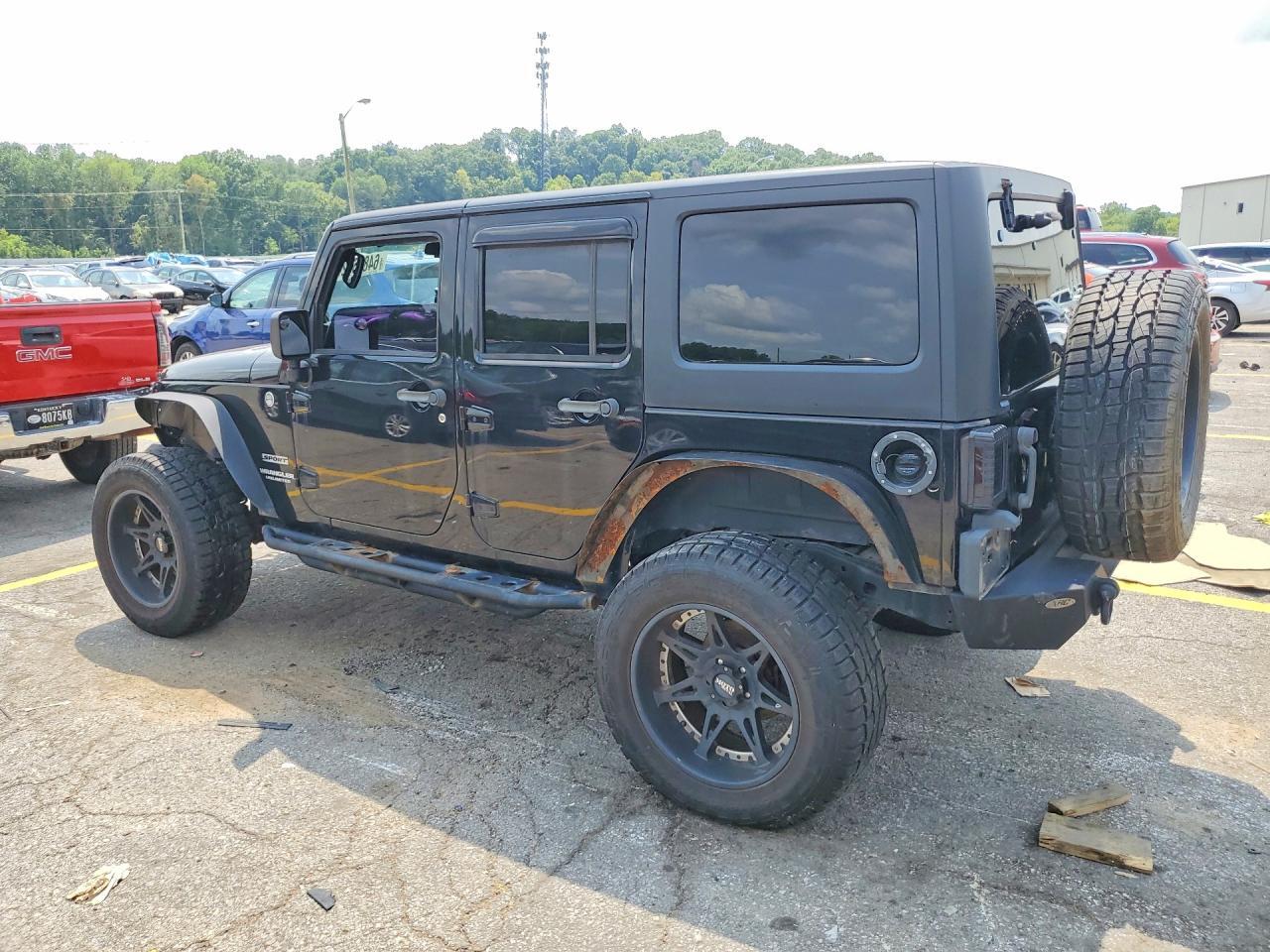 2012 JEEP WRANGLER UNLIMITED SPORT — Фото 2 из 12