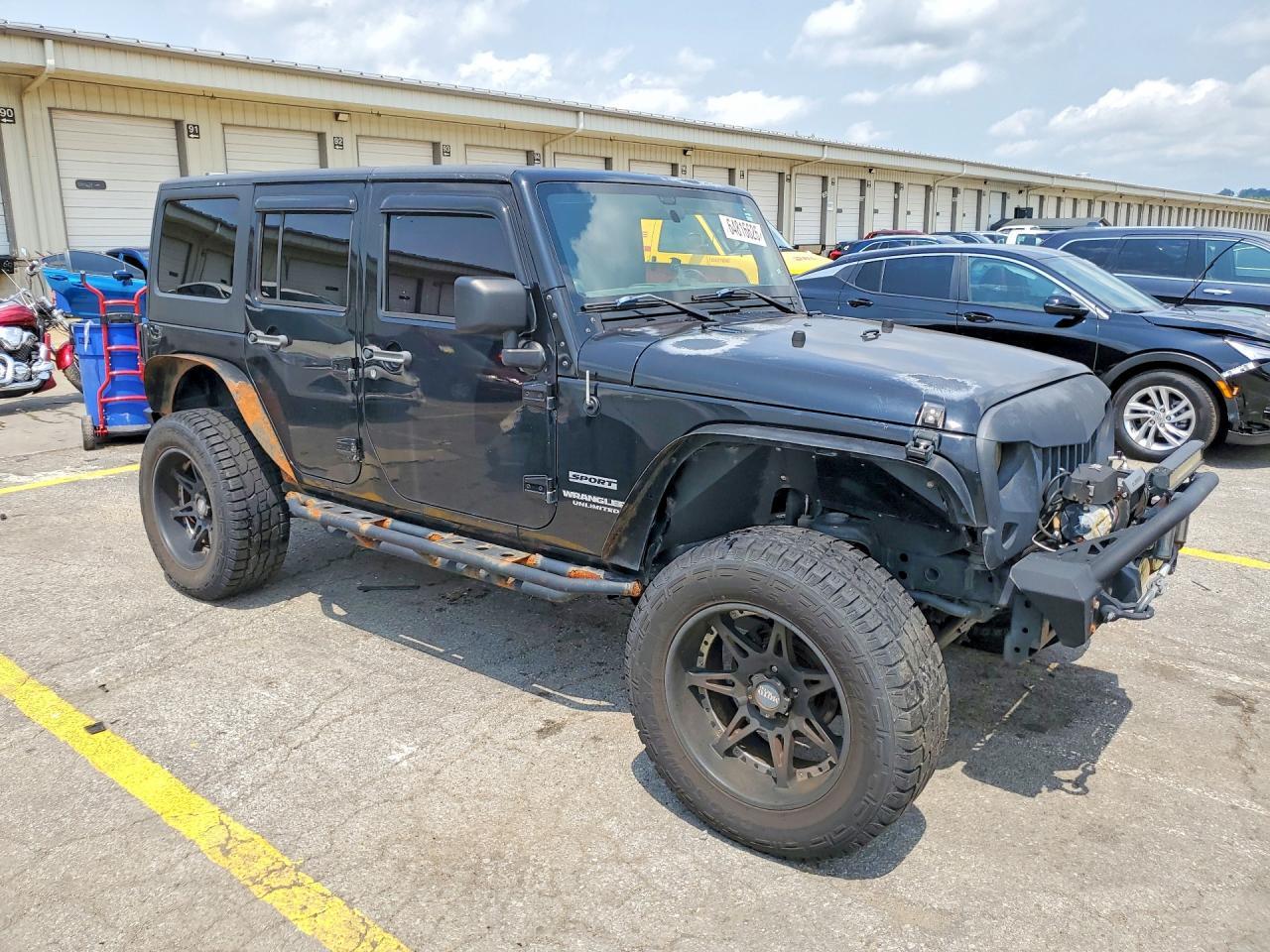 2012 JEEP WRANGLER UNLIMITED SPORT — Фото 4 из 12
