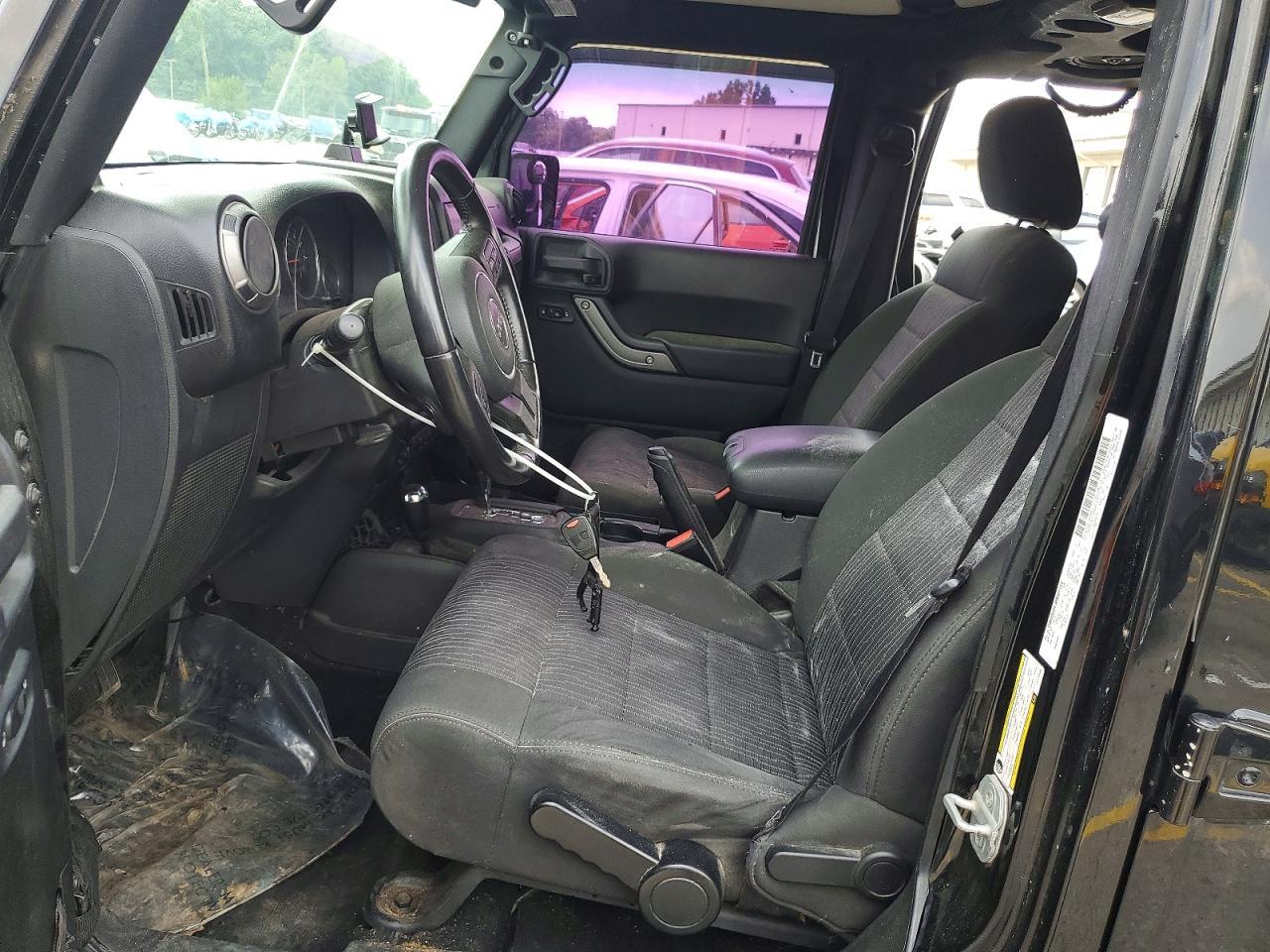 2012 JEEP WRANGLER UNLIMITED SPORT — Фото 7 из 12