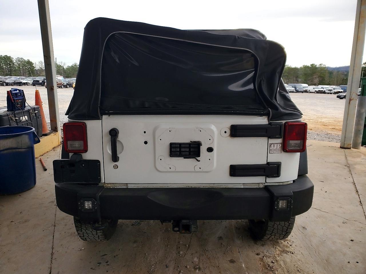 2012 JEEP WRANGLER UNLIMITED SPORT — Фото 6 из 12