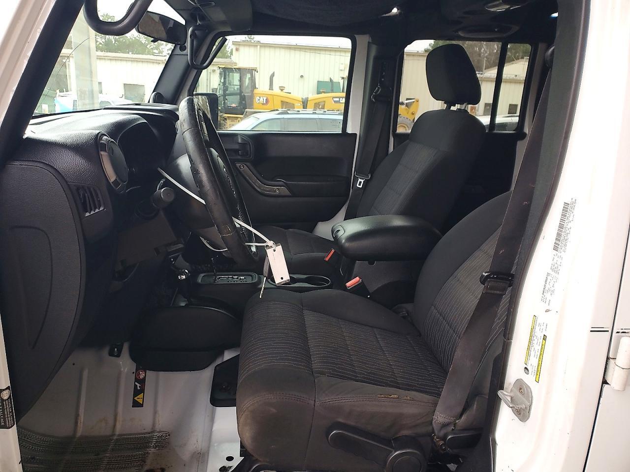 2012 JEEP WRANGLER UNLIMITED SPORT — Фото 7 из 12
