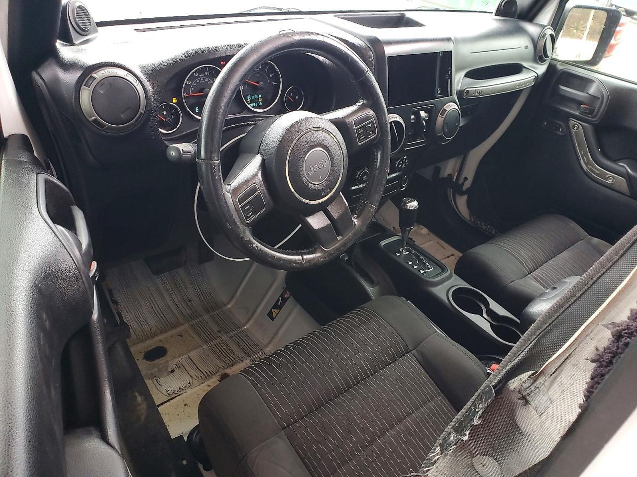 2012 JEEP WRANGLER UNLIMITED SPORT — Фото 8 из 12