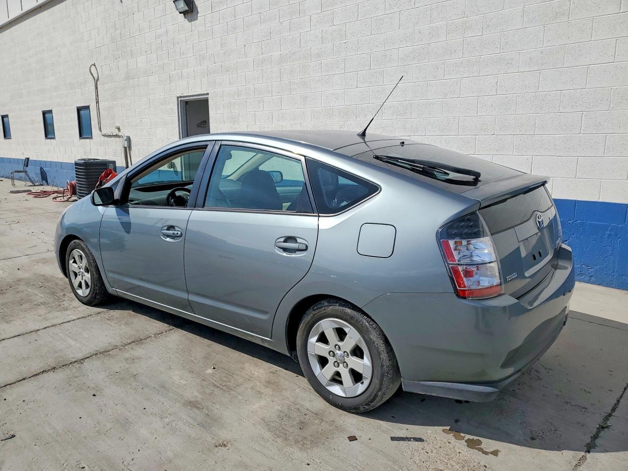 2005 TOYOTA PRIUS BASE — Фото 2 из 12
