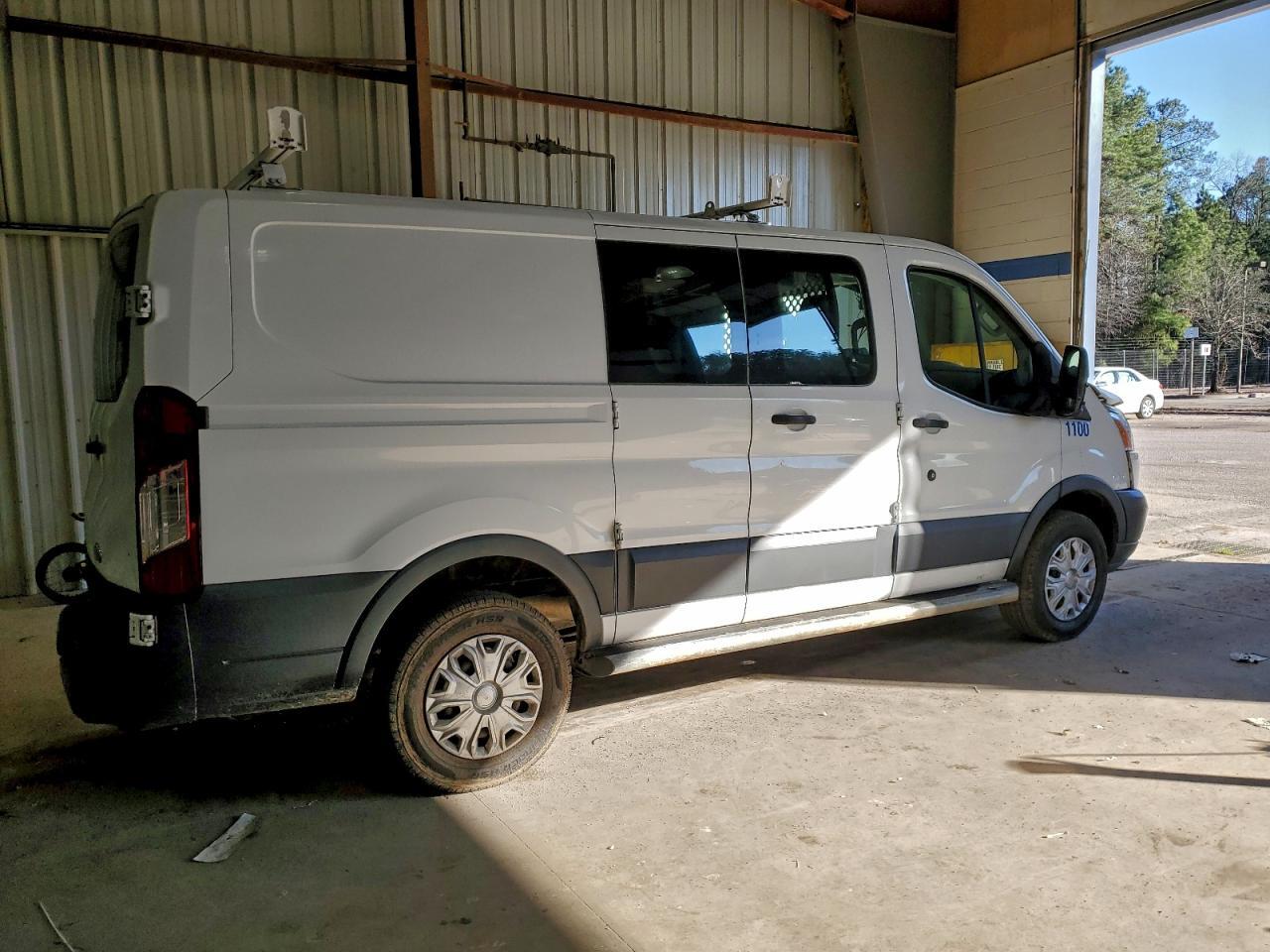 2016 FORD TRANSIT T-250 — Фото 3 из 13