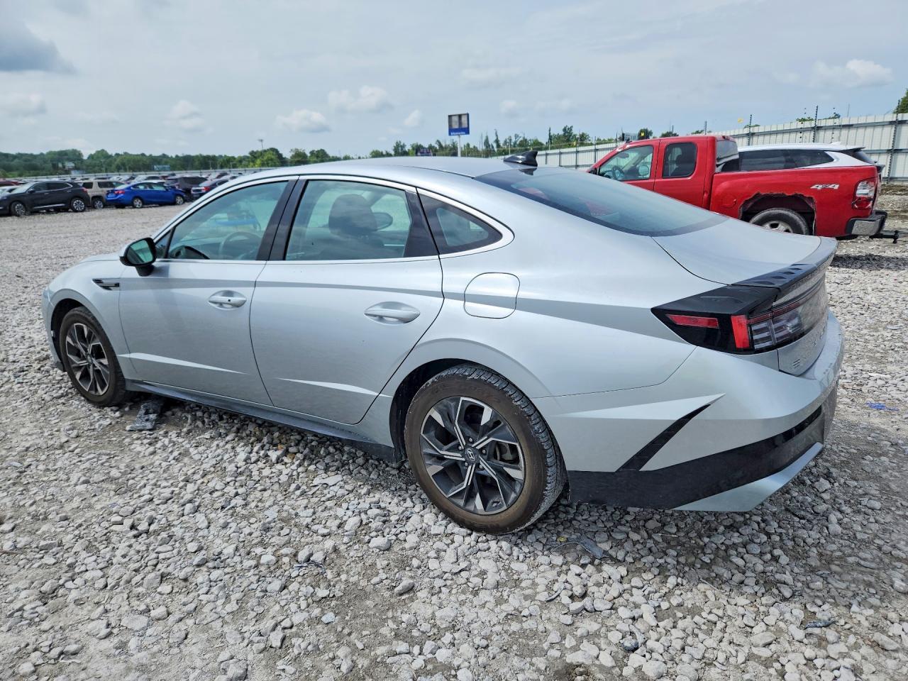 KMHL64JA6RA369927 2024 HYUNDAI SONATA photo no. 2