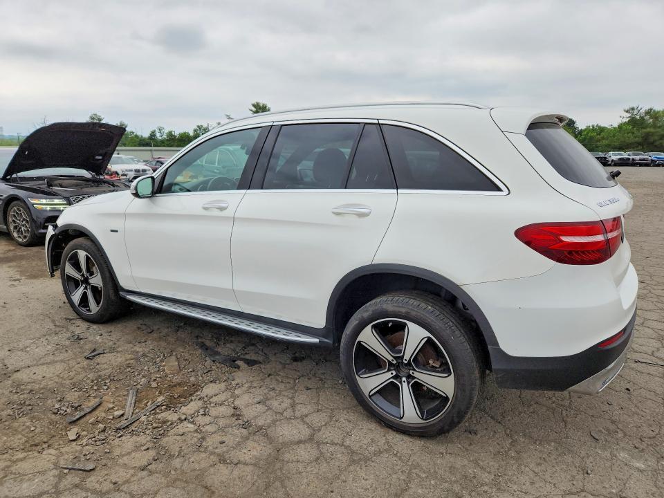 2019 MERCEDES-BENZ GLC 350E — Фото 2 из 13
