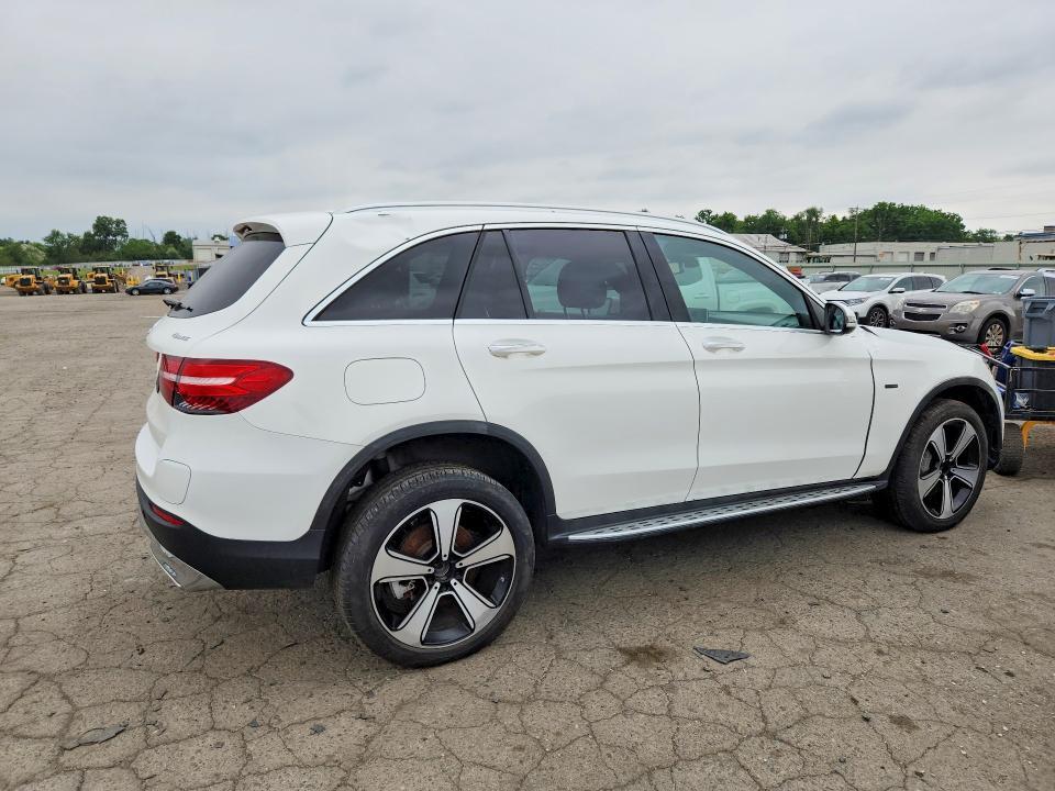 2019 MERCEDES-BENZ GLC 350E — Фото 3 из 13