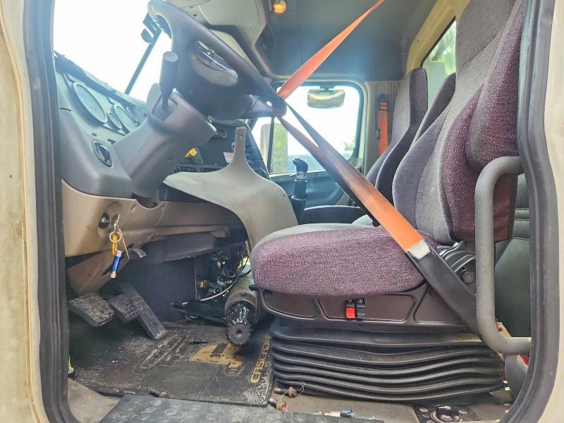 2016 FREIGHTLINER CASCADIA 125 — Фото 7 из 13